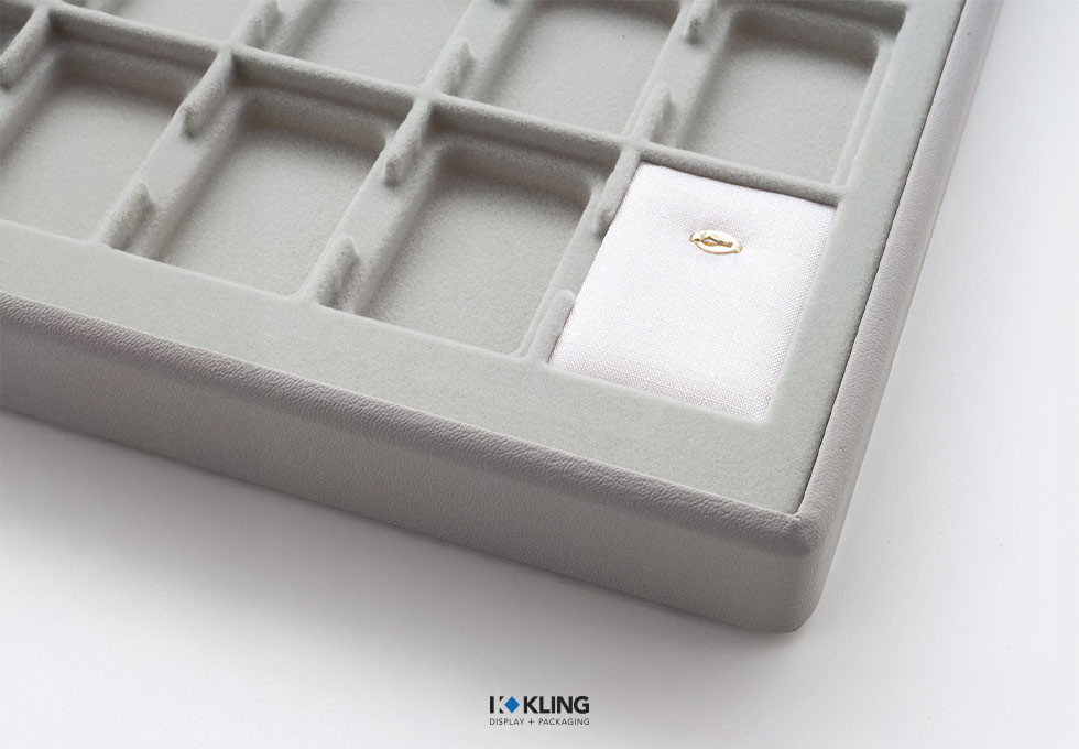 Eingeschlagene Aufmachungskarte 302HA für Anhänger mit gold- oder silberfarbenem Haken 751 Eingeschlagene Aufmachungskarte 302HA für Anhänger mit gold- oder silberfarbenem Haken 751