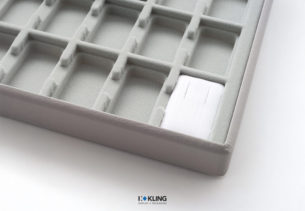 Eingeschlagene Aufmachungskarte 331DH für Ohrringe Eingeschlagene Aufmachungskarte 331DH für Ohrringe