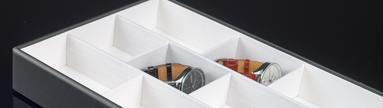 Jewellery trays with compartments